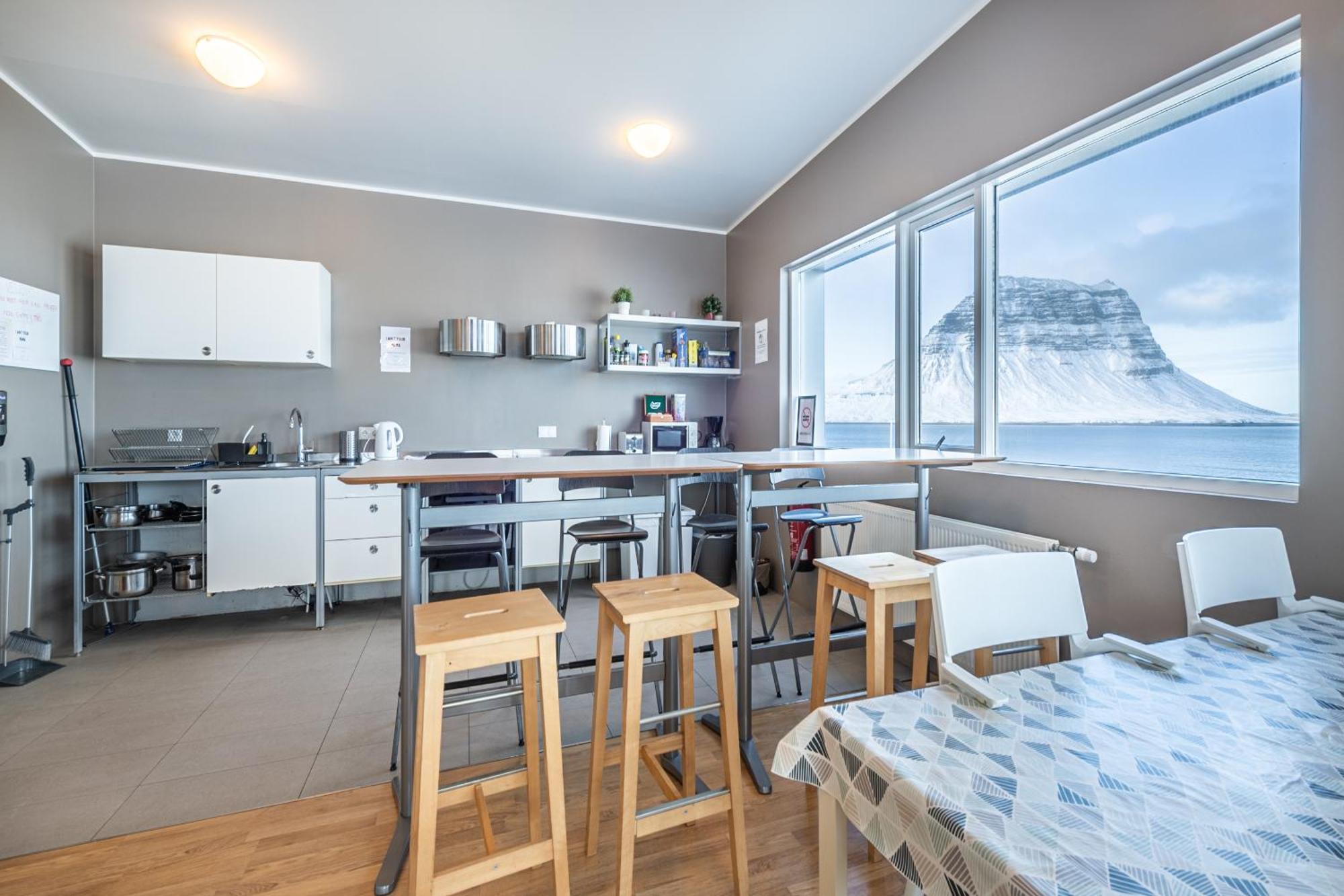 Stoeth Guesthouse And Apartments Grundarfjordur Exterior photo